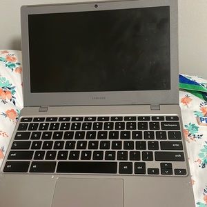 A Samsung chromebook doesn’t come with a charger